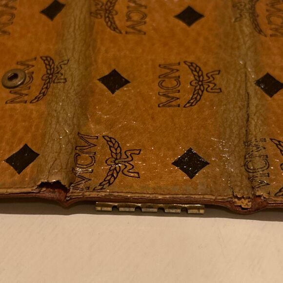 MCM Key Holder All Over Logo Print Golden Brown Leather 4 Ring Key Case - Picture 9 of 12